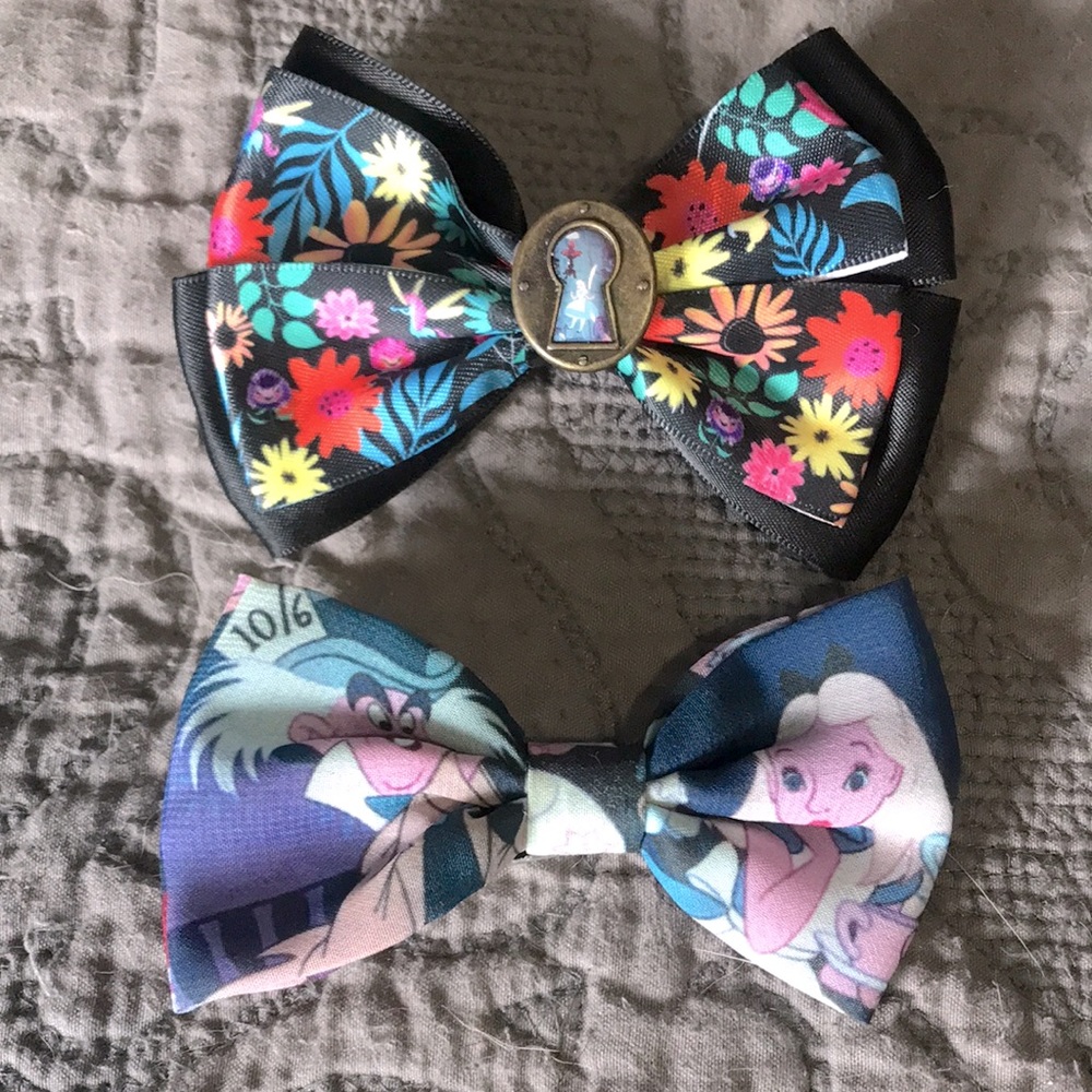 Disney’s Alice in Wonderland Bow Bundle